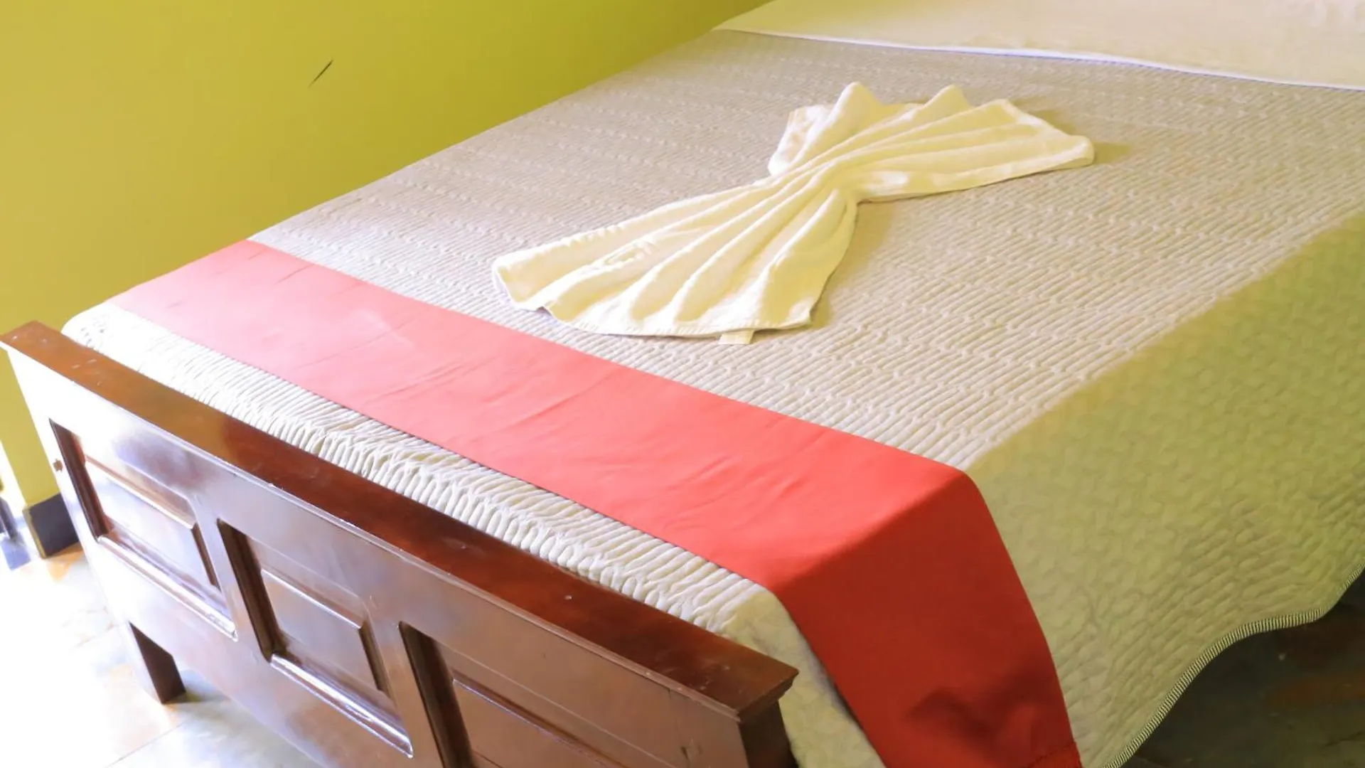 ****  Golden Suites Hotel عنتيبي أوغندا