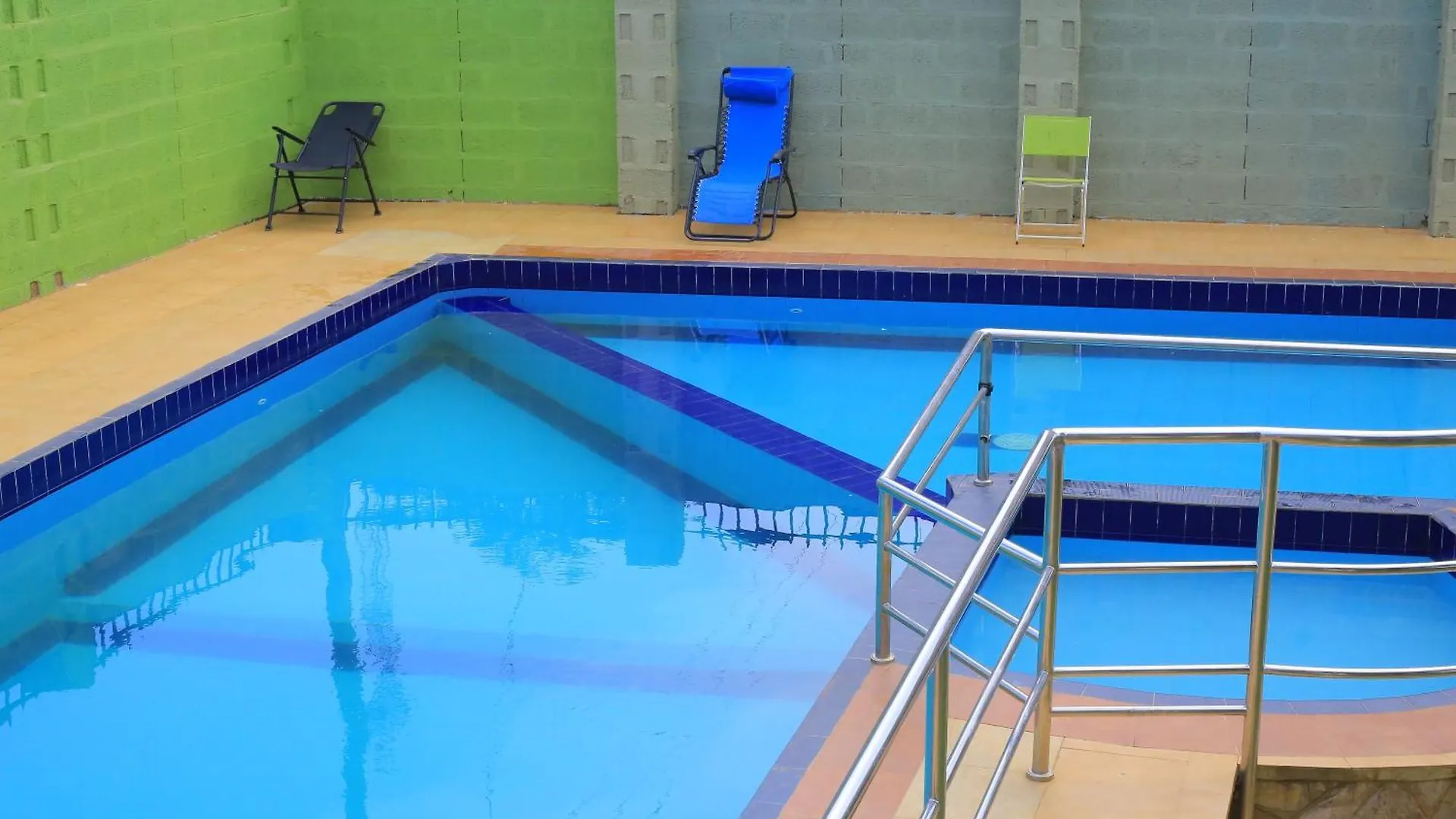 ****  Golden Suites Hotel عنتيبي أوغندا