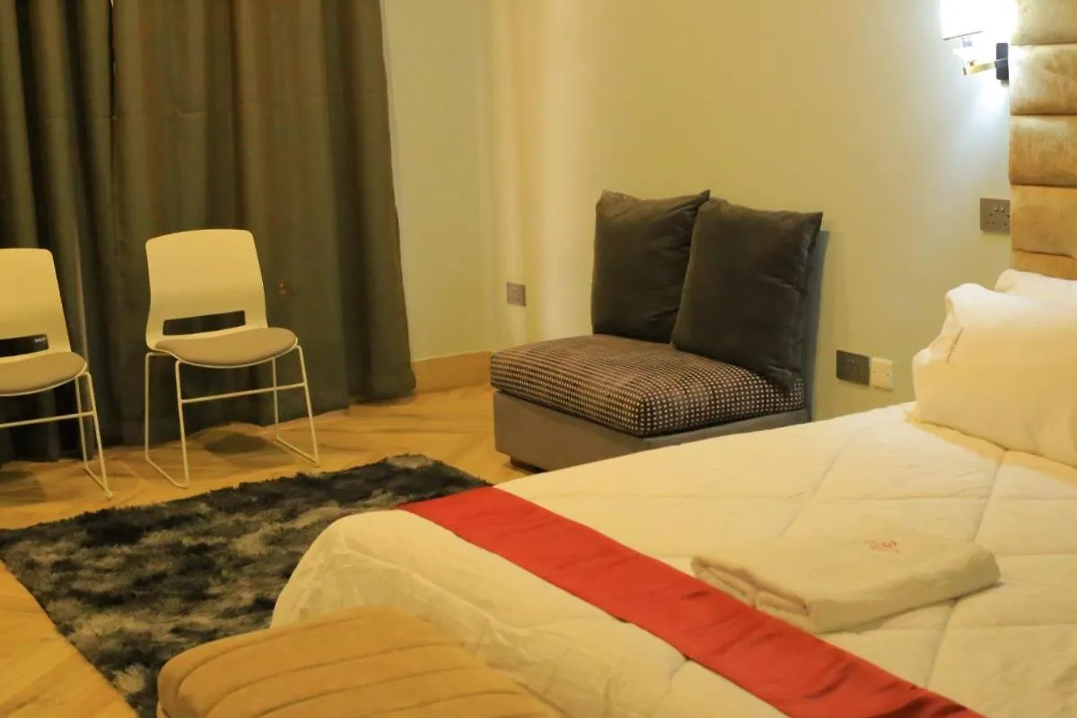 Golden Suites Hotel عنتيبي 4*,  أوغندا